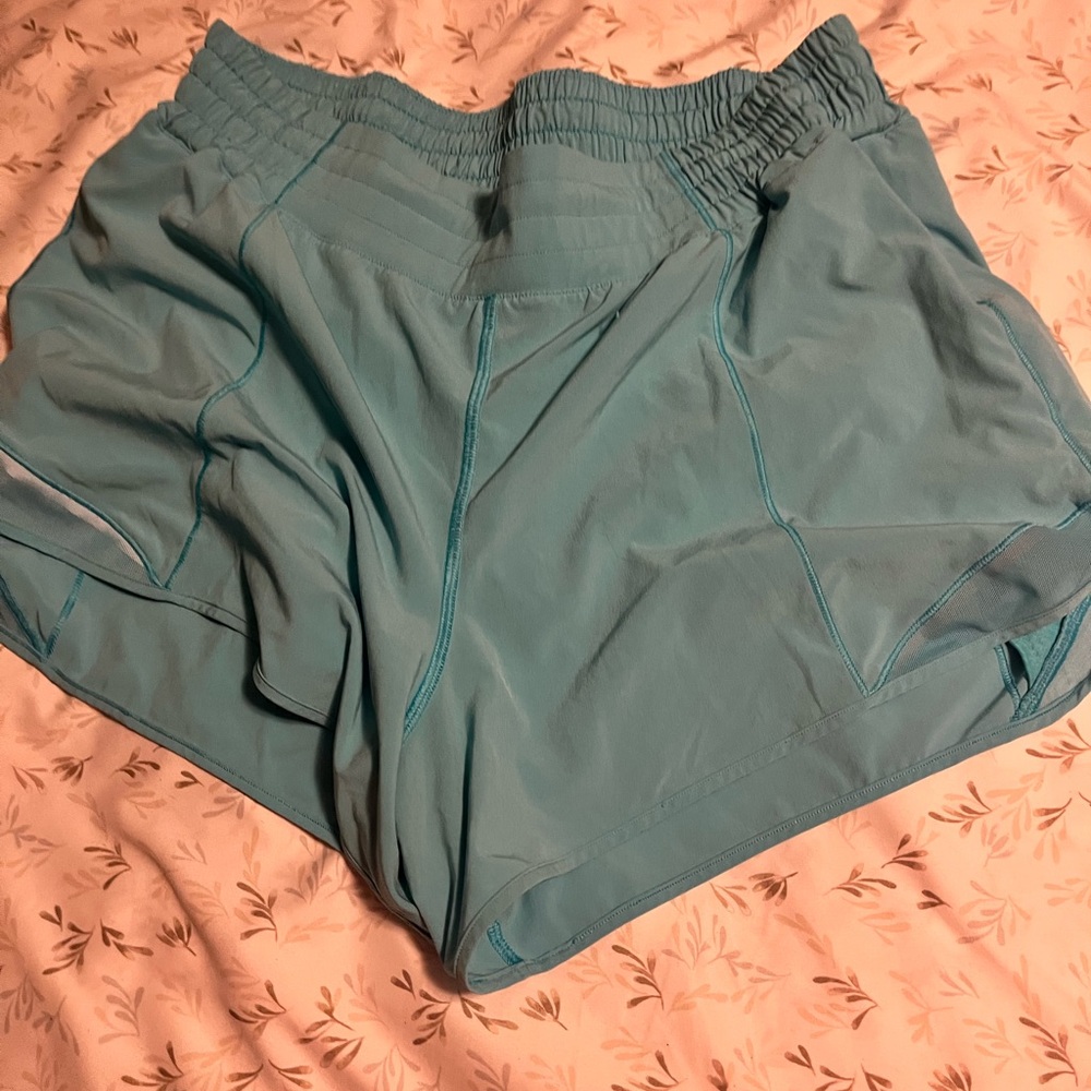 Lululemon Hotty Hot Shorts 2.5”